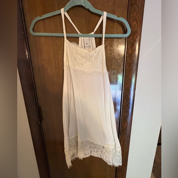 American Eagle Outfitters Tops - White Lace Trim Slip